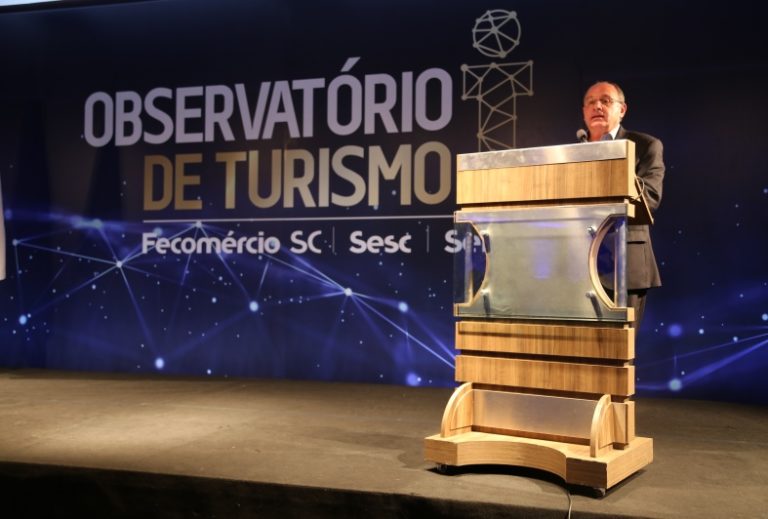 IMG 3384 768x519 - "Precisamos de diretrizes de longo prazo", afirma Breithaupt no lançamento do Observatório do Turismo