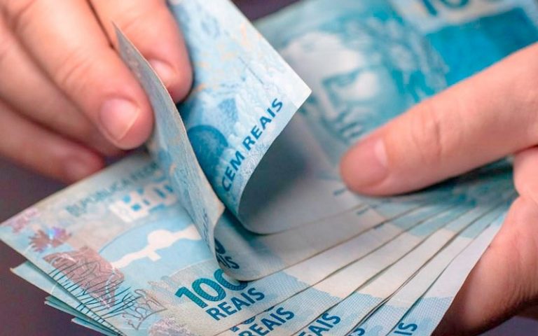 dinheiro real 768x480 - Definido piso mínimo regional para 2021 em Santa Catarina
